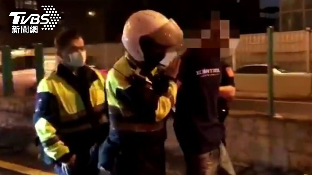 警方將人逮捕移送。(圖/TVBS)