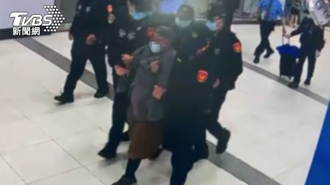 大鬧高鐵月台！比丘尼咆哮、乘客驚恐　近十警保護管束