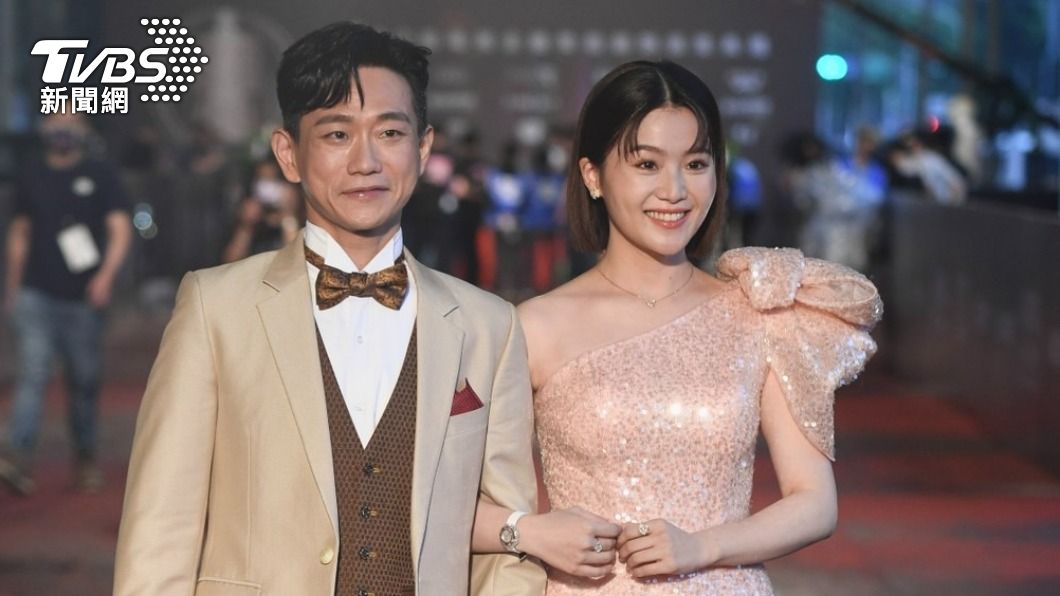 紅毯主持人陳家逵與楊小黎。(圖/TVBS黃城碩、梁恩誌攝)