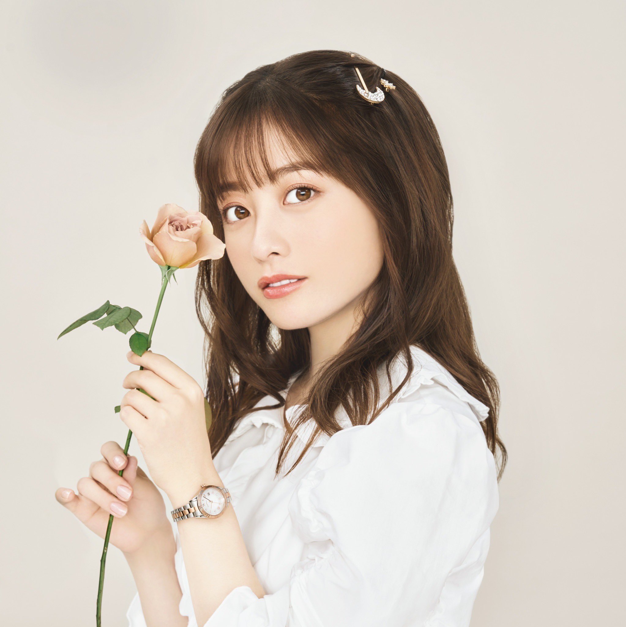 橋本環奈擁有高人氣。(圖/翻攝自推特)