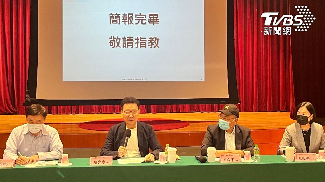 中廣董事長趙少康與蓋洛普民調公司公布最新台北市長民調。(圖/TVBS)