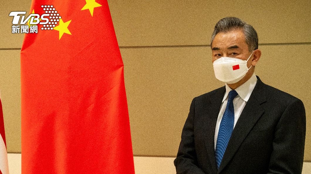 王毅晉升中央政治局委員之一。(圖/達志影像美聯社)