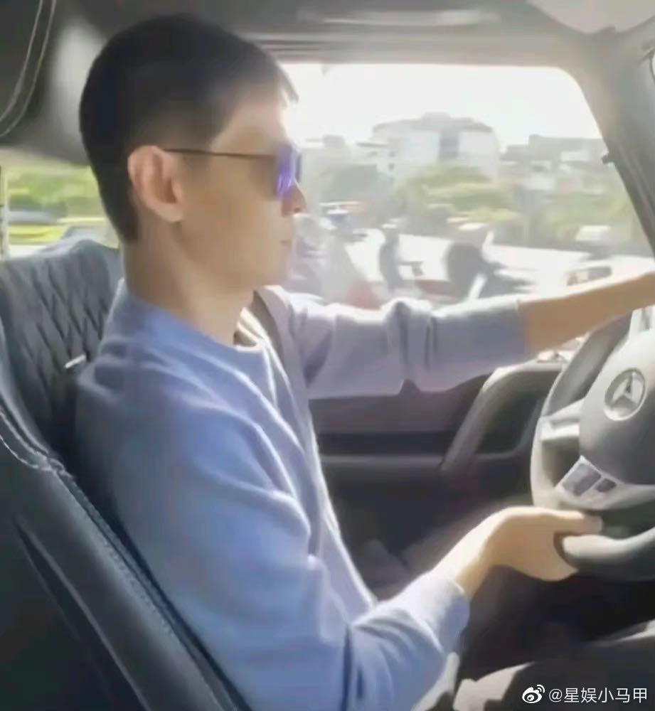 網路瘋傳林志穎駕車畫面。(圖/翻攝微博)