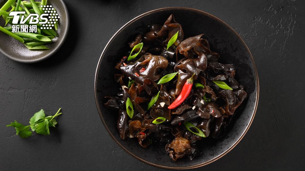黑木耳等黑色食物可以補腎。（示意圖／shutterstock達志影像）