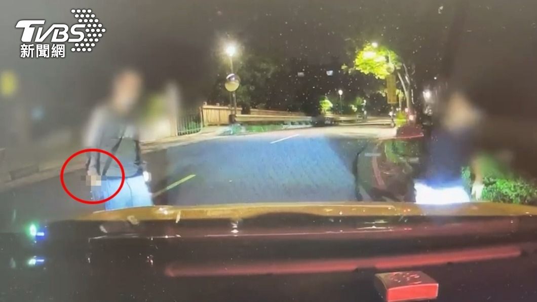 計程車行車糾紛互嗆！運將亮刀恐嚇　稱「在車上吃水果」