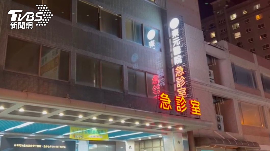 陸軍新竹湖口北測中心基地發生火箭彈炸傷官兵事件，官兵被送往東元醫院。（圖／TVBS）