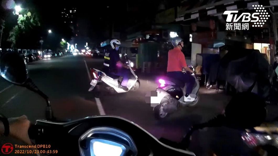 酒駕家還回海產店拿手機(畫面提供:警方)