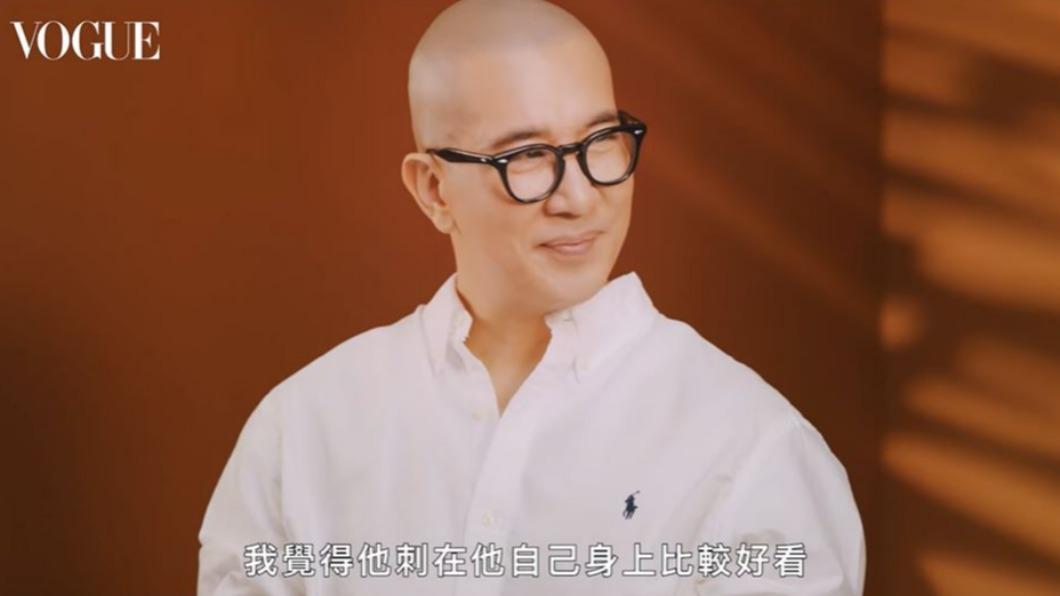 具俊曄寵溺地看著大S。(圖/翻攝自《VOGUE》YouTube頻道)