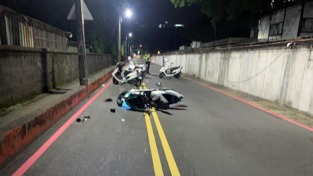 違停釀禍!機車騎士追撞行人慘摔 頭部重創送醫死亡
