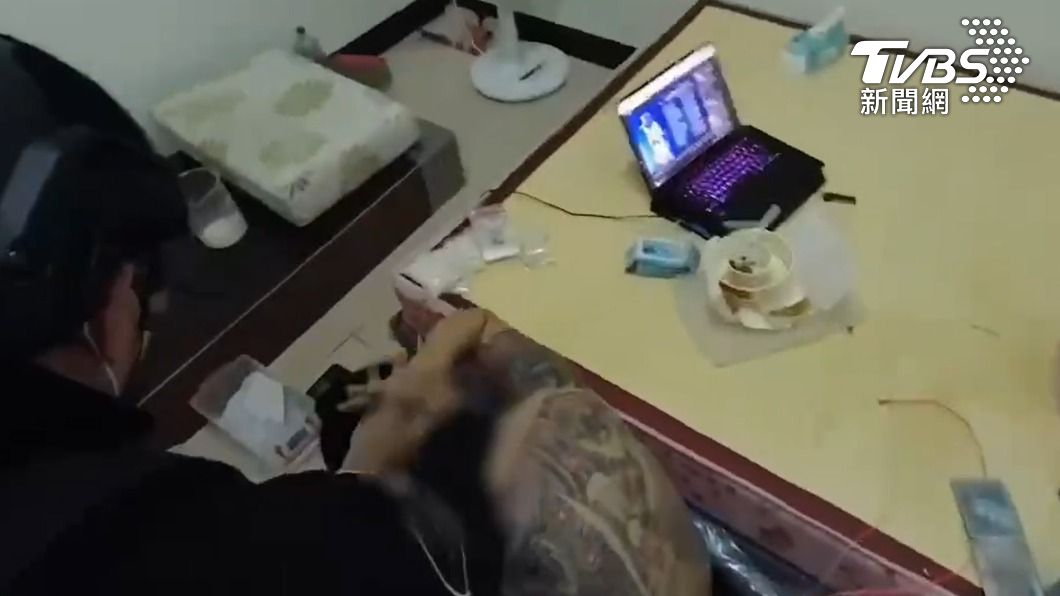 警方攻堅逮捕周姓製毒師。