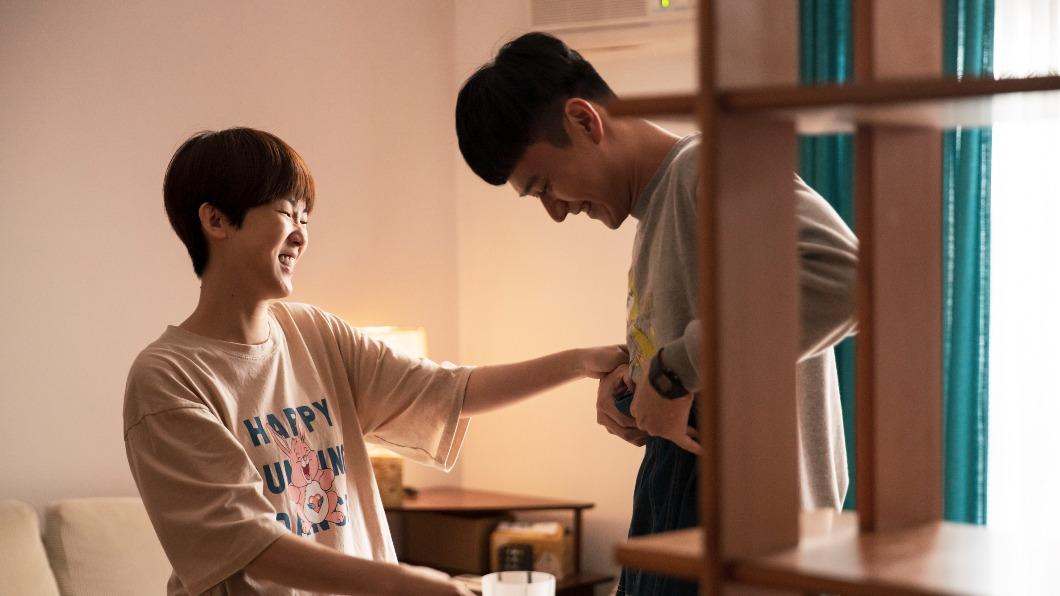 劉冠廷與孫可芳合體呈現逗趣夫妻組合。(圖/公視提供)
