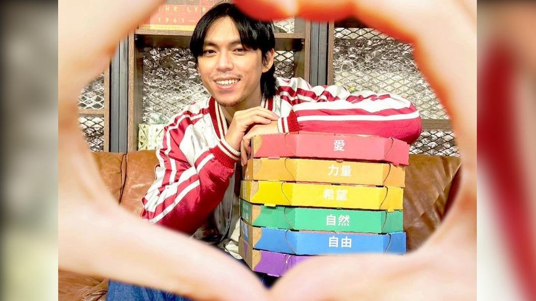 有愛必勝!台灣同志遊行「這攤」打卡愛心比薩、應援扇免費送