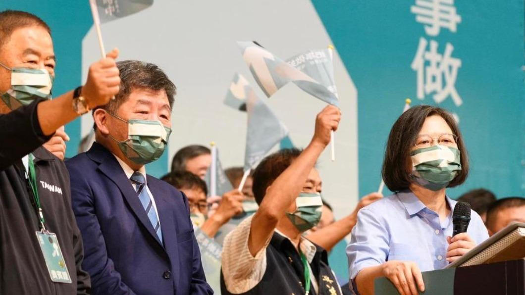 民進黨台北市長候選人陳時中、總統蔡英文。（圖／翻攝自蔡英文臉書）