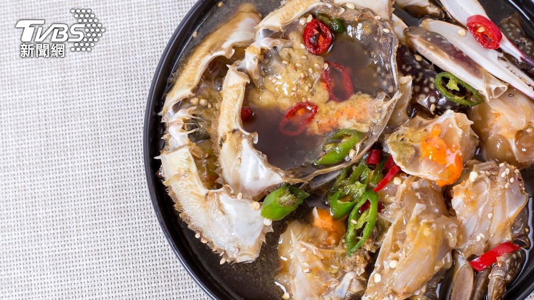 醃漬生蟹不能完全消滅細菌和寄生蟲,最好煮熟後再食用。(示意圖/shutterstock達志影像)