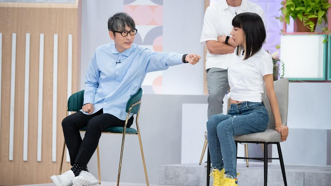 牛爾老師和丫子上節目。(圖/東森提供)