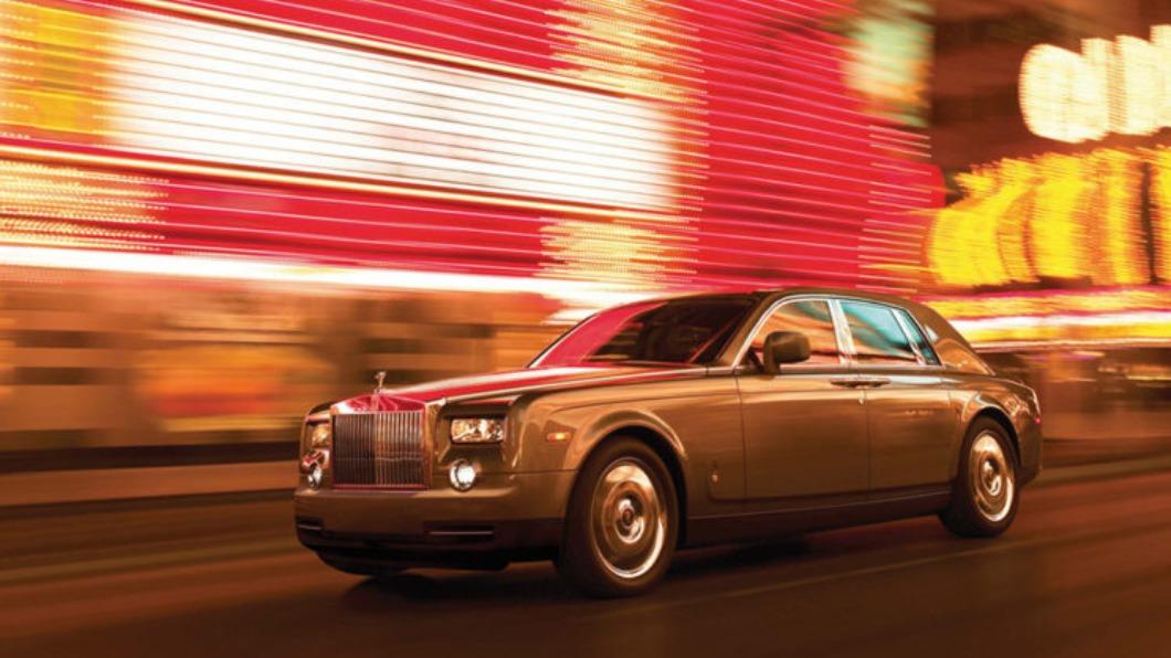 2010年電影《鋼鐵人 2》拍攝過程中共有兩輛Phantom被切2半。(圖/翻攝自Rolls Royce)