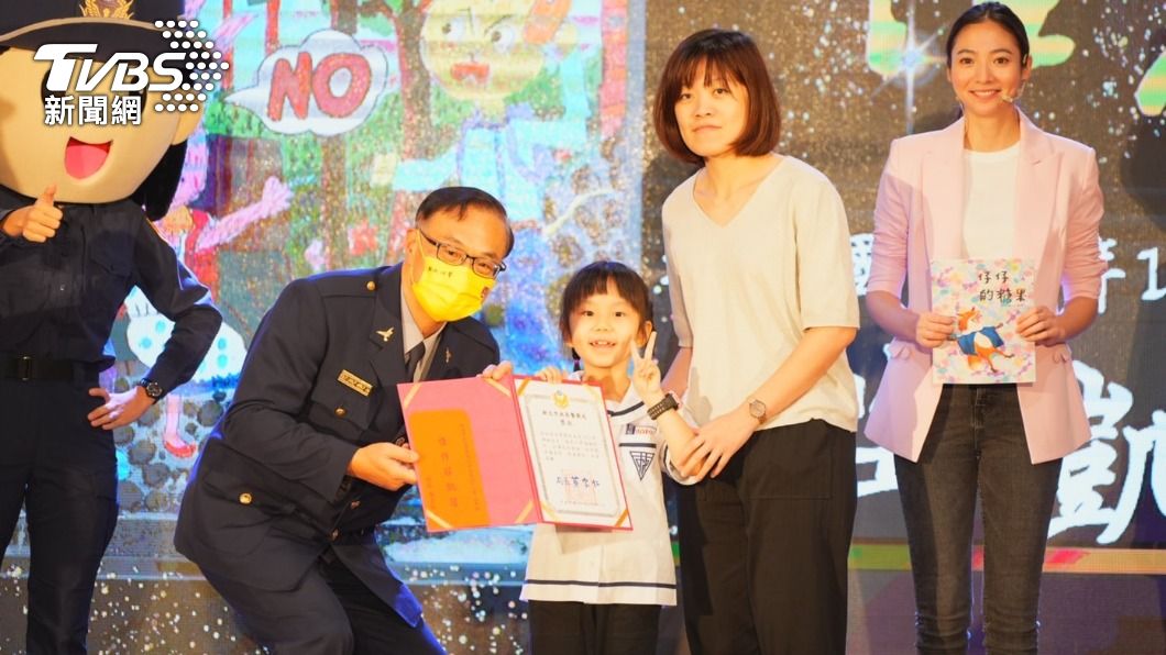 新北婦幼奧斯卡登場!海報、繪本競爭激烈 謝沛恩現身頒獎
