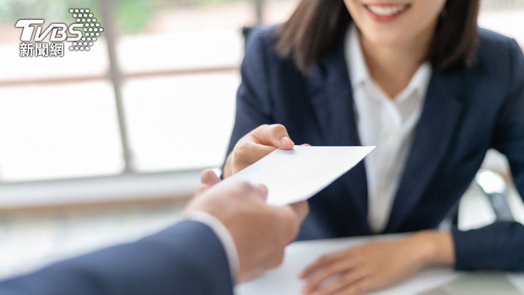 地獄倒楣鬼?OL出社會10年換7工作 離職原因衰到爆