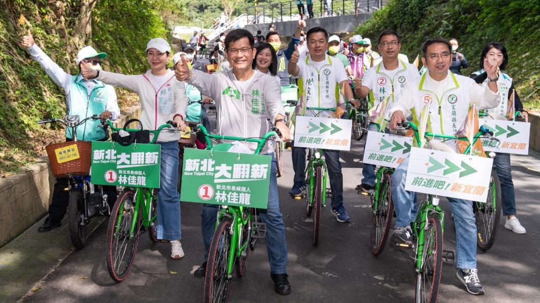 林佳龍昨天上午才和宜蘭縣長候選人江聰淵一起騎腳踏車。(圖/翻攝自林佳龍臉書)
