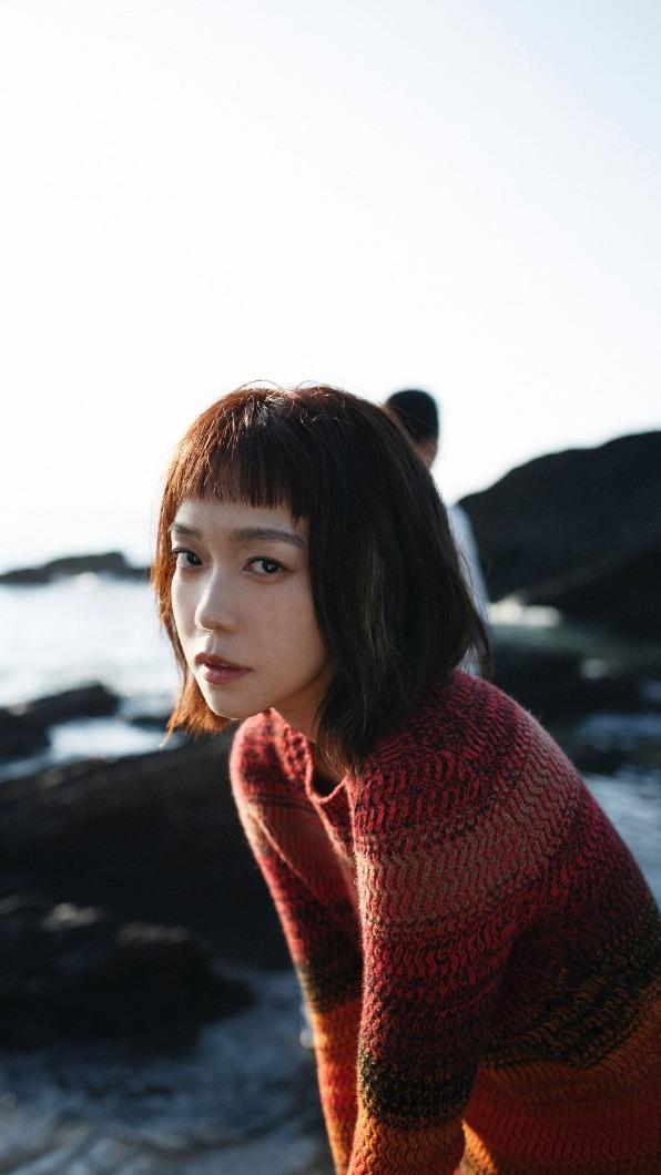 李霈瑜不但擔任「瘦瘦英雄」主唱,更為新專輯作詞、作曲。(圖/So-so Heroes 瘦瘦英雄提供)