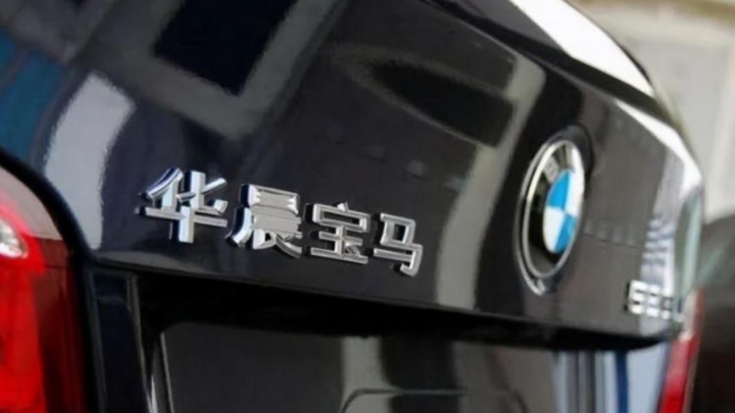 有網友認為如果可以成車導入的話,像是華晨寶馬打造的BMW車款就可以用更便宜的價格購買。(圖/TVBS)