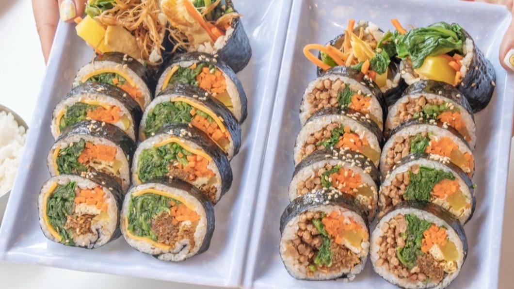 白飯只有薄薄1圈,餡料塞得滿滿滿。(圖/算命的說我很愛吃提供)