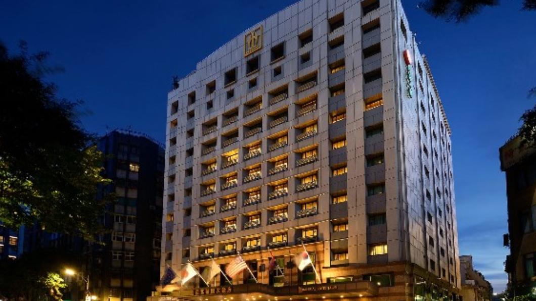 經營54年的華國飯店暫停營業。（圖／翻攝自華國大飯店臉書）
