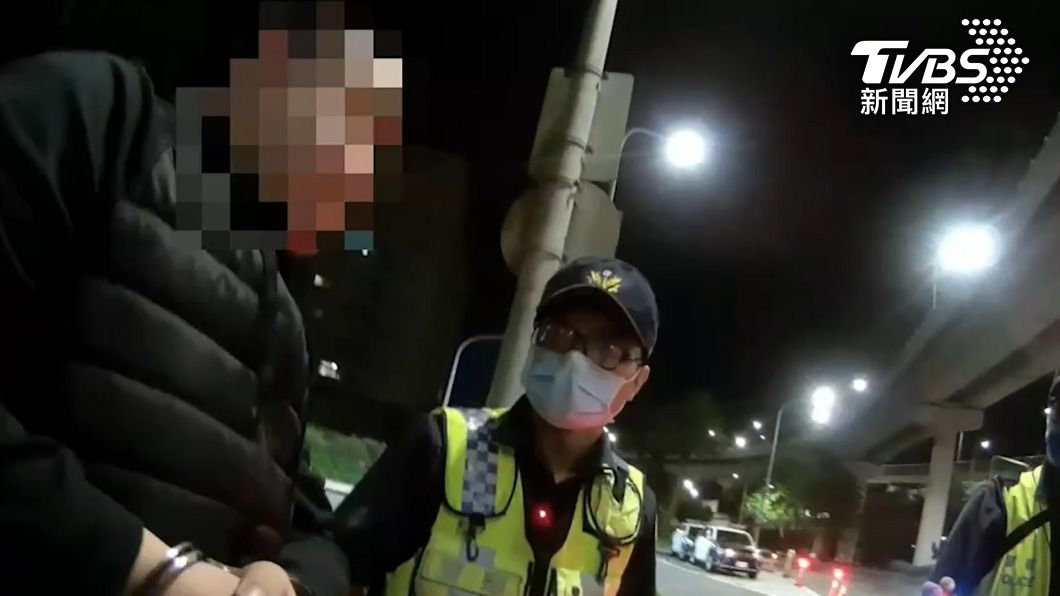 通緝犯隨身攜帶短刀、狼牙棒 被捕瞎扯:社會很亂要防身
