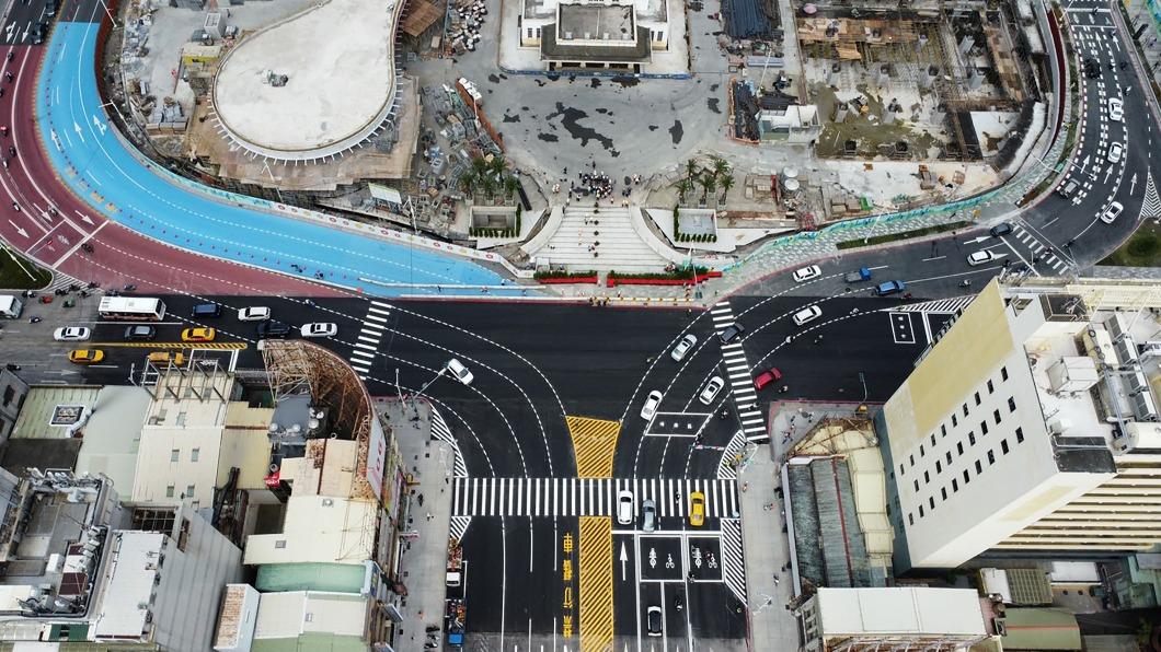 高雄車站「站東路」通車　與站西路分流北上南下