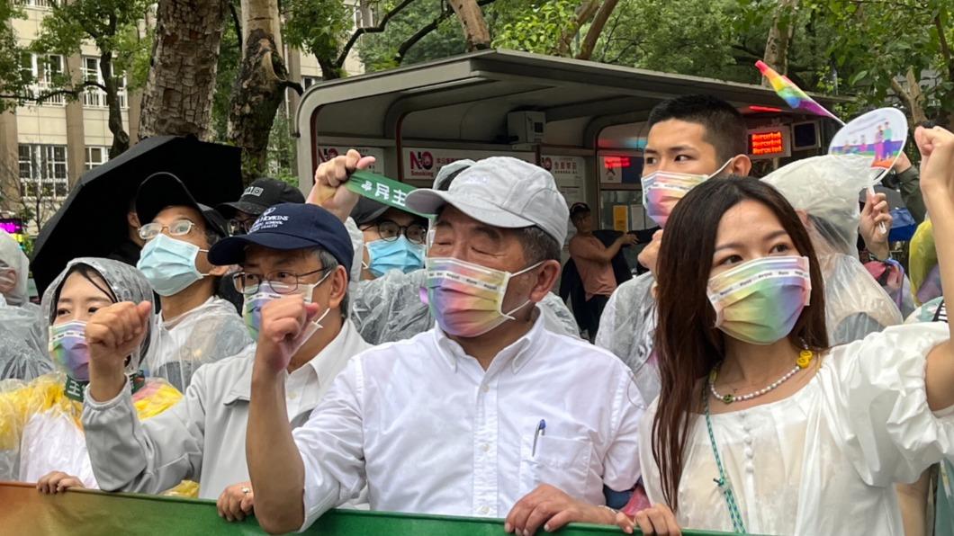 民進黨台北市長候選人陳時中今參與同志大遊行。（圖/陳時中辦公室提供）