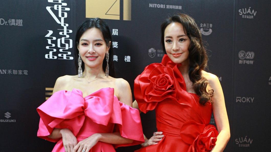 王思佳、關穎大紅大粉現身走鐘獎。（圖／讀者提供）
