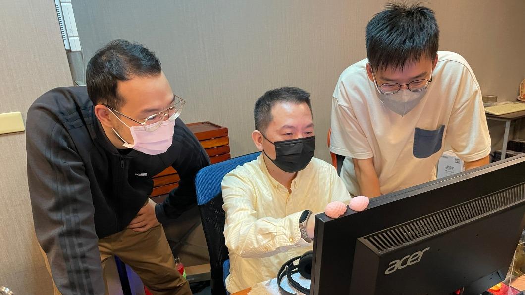 導演莊家修(中)製作《孫行者傳》動畫。(圖/數位領域電影文化提供)
