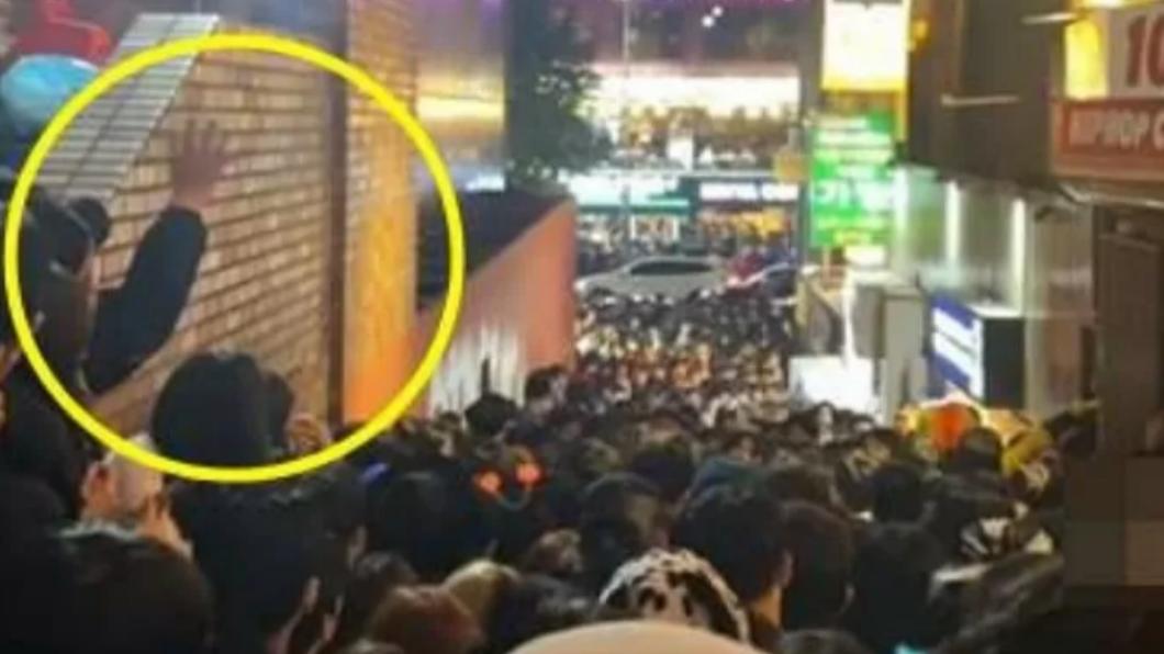 網友指出,多虧一名女性站出來指揮,他才能平安返家。(圖/翻攝自insight)