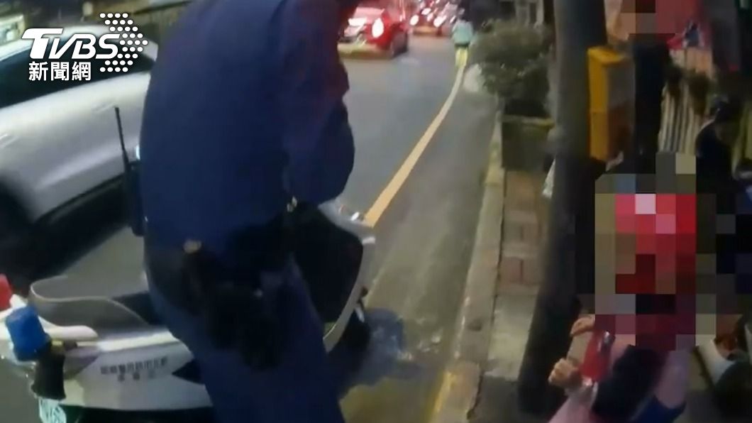 「我們都是救援小英雄!」女童走失 警聊卡通還買養樂多