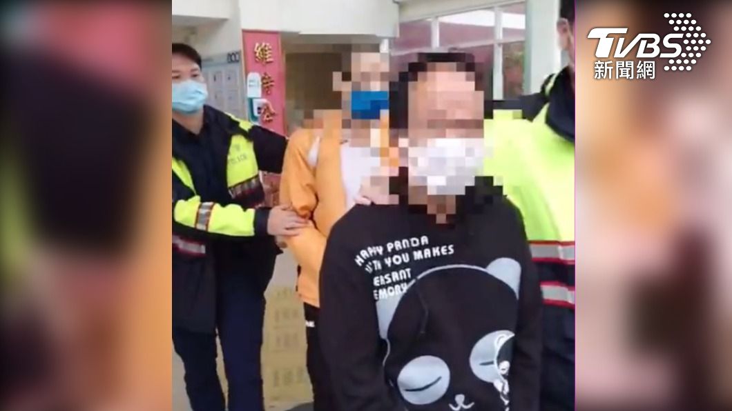 兩人被警方逮捕移送。(圖/TVBS)