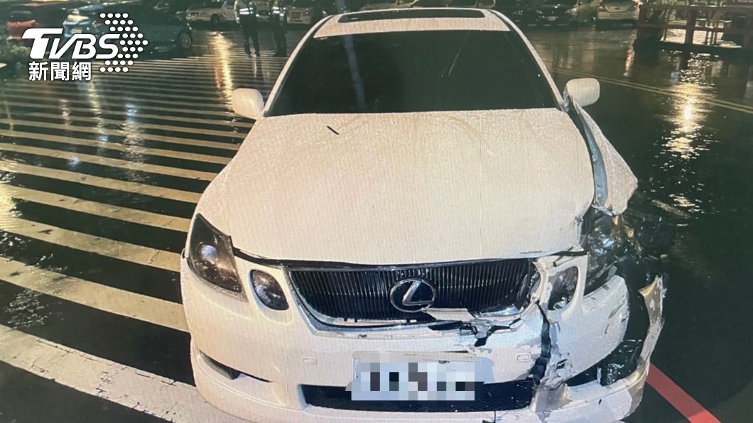 欠訓練!少年剛滿18歲偷開凌志 轉彎過頭誤踩油門撞爛5車