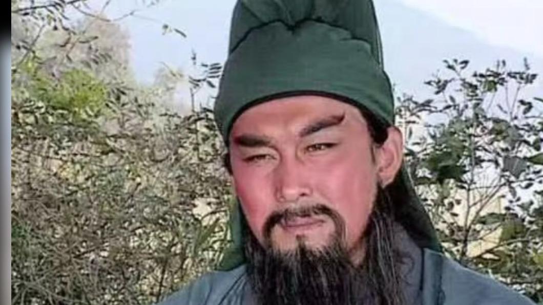 陸樹銘演出古裝劇《三國演義》關羽一角為人熟知。(圖/翻攝自微博)