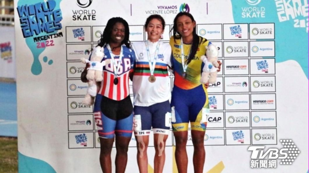 我國劉懿萱選手，在競速溜冰1000公尺爭先賽成年女子組項目榮獲金牌/體育署