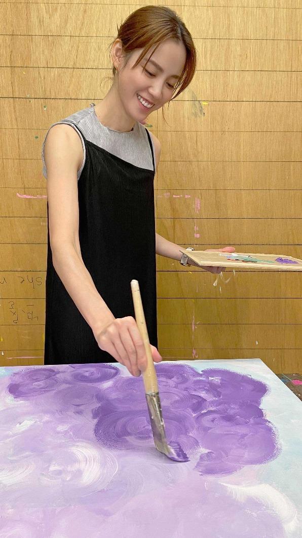 程予希受孟耿如鼓勵重拾畫筆。(圖/34的ㄅㄅ提供)