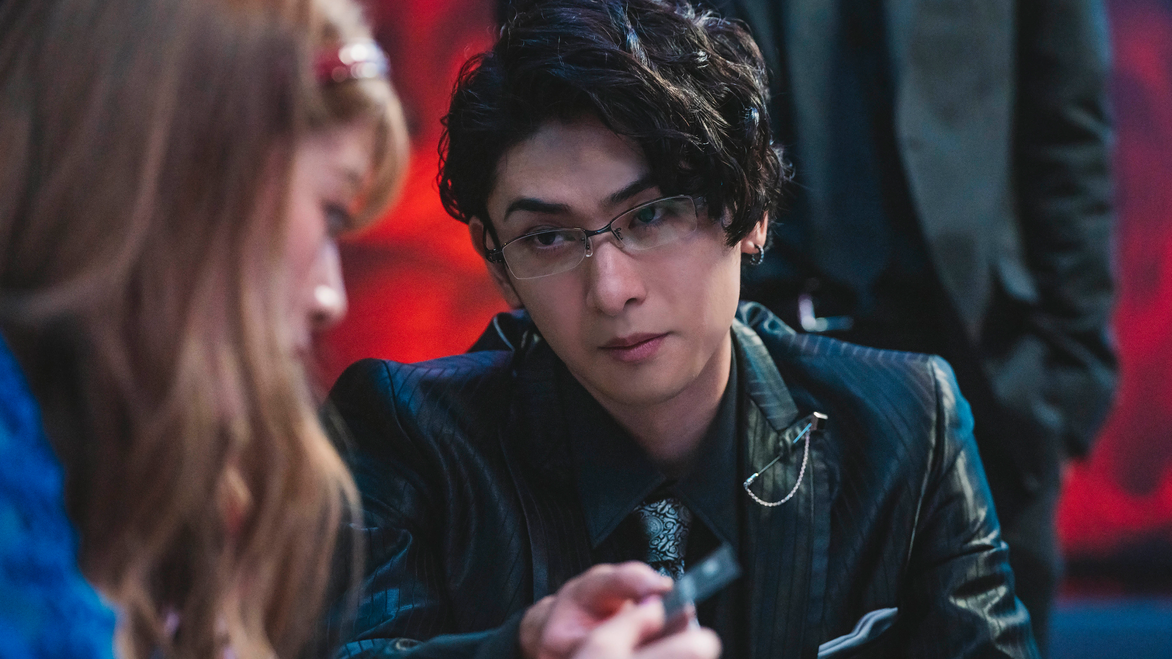 古川雄大飾演黑道老大。（圖／Disney+提供）