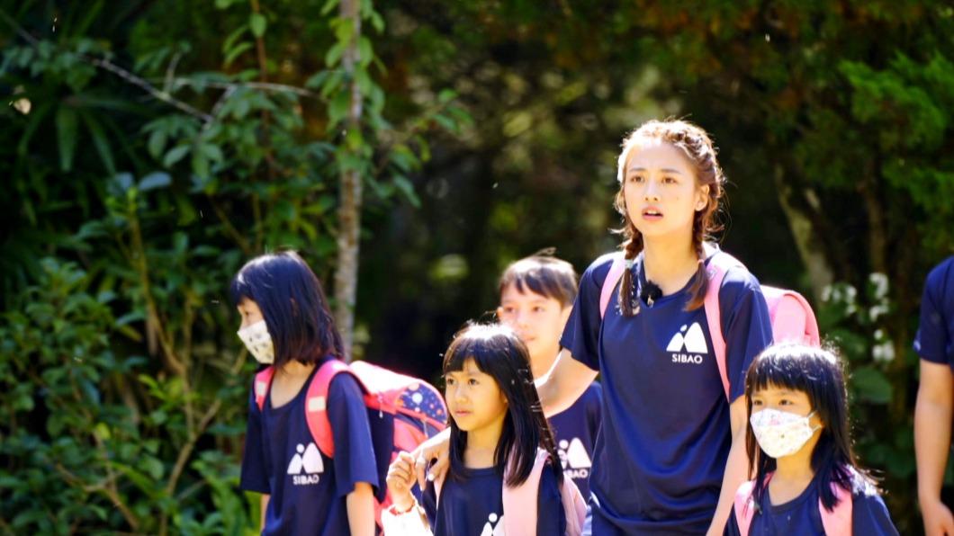 鬼鬼很受小孩歡迎。（圖／三立提供）