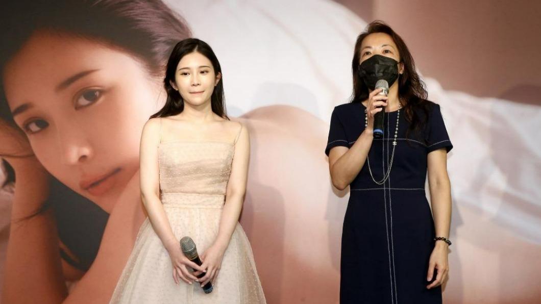 雞排妹與經紀人情同母女。(圖/千巡影世提供)