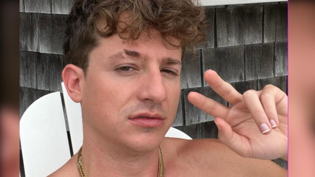 必須是天生的斷眉,而不是像現在國內外流行剃眉的斷眉。(圖/翻攝自charlieputh IG)