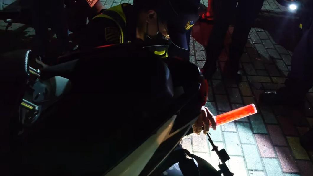 網友秀出自己被取締的畫面。（圖／翻攝自爆料公社）