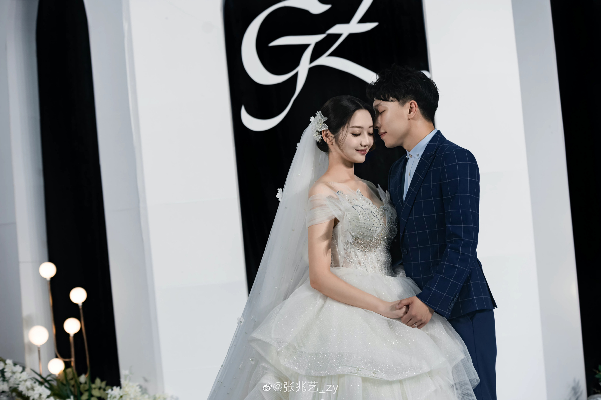 張兆藝去年宣佈結婚、懷孕好消息。(圖/翻攝自張兆藝微博)