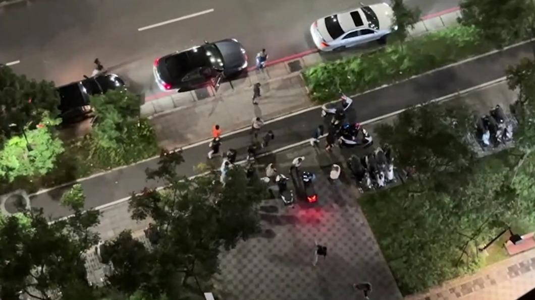 民眾目擊拍下雙方衝突過程。(圖/民眾提供)