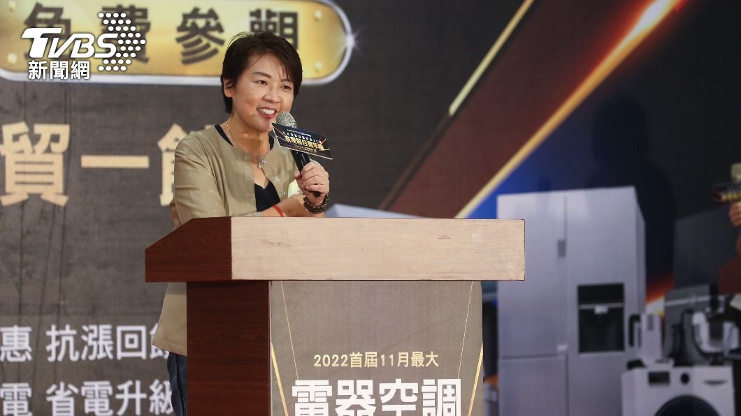 嗆陳時中「品德不及王世堅」 黃珊珊:我都沒說他寄生衛福部