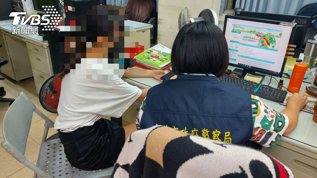 15歲女蹺家8天拉黑母姊手機 警1杯珍珠奶茶找到人
