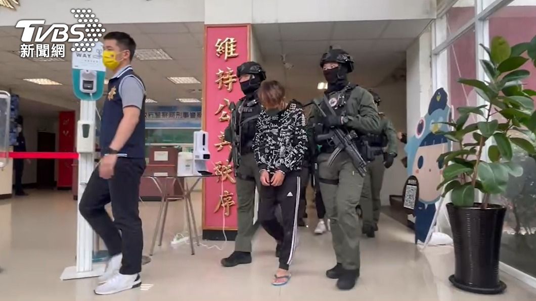 警方逮捕張姓主嫌等16人。(圖/TVBS)