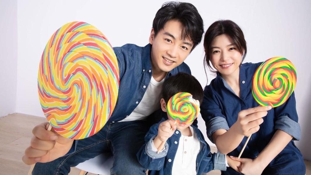 陳妍希、陳曉結婚多年仍十分甜蜜,互相為對方新作應援。(圖/翻攝陳妍希IG)